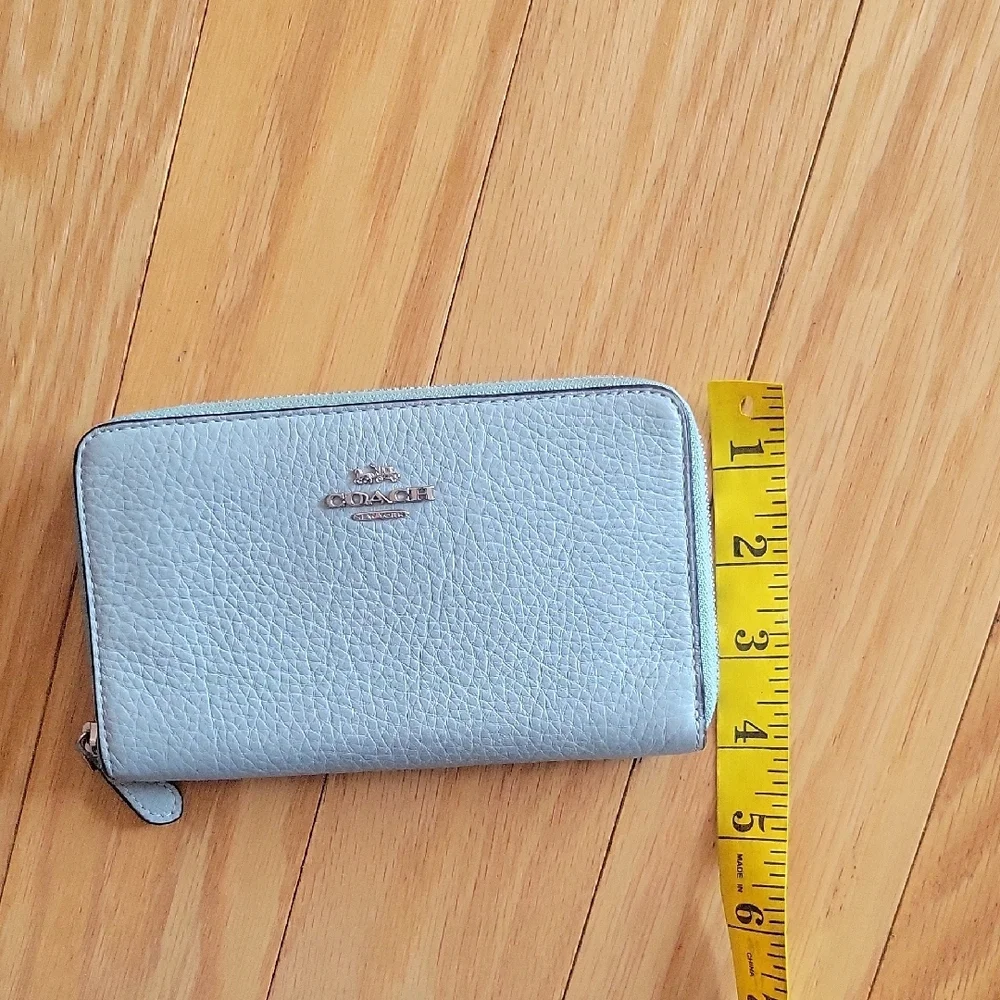 Coach Sky Blue Pebbled  Leather Wallet Full Zip Around - Picture 12 of 13